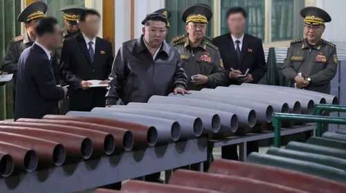 Coreia do Norte aumenta produção de munição e armas - Imagem