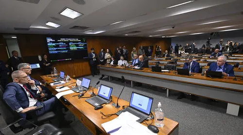 CPI do Crime Organizado rejeita relatório que atingia ministros do STF - Imagem