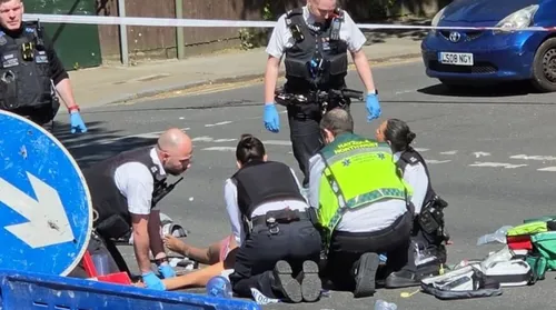 Duas pessoas são esfaqueadas em bairro judaico de Londres - Imagem