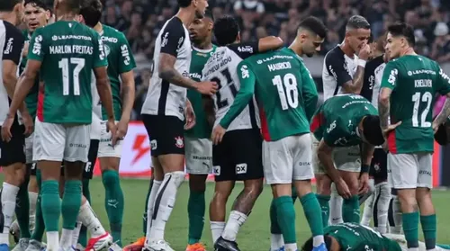Em jogo marcado por confusão, Palmeiras e Corinthians empatam - Imagem