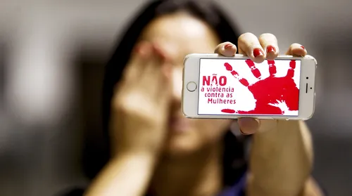 Violência doméstica: vítimas têm direito a até 6 meses de afastamento remunerado - Imagem