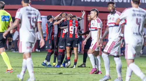 Flamengo perde para o Vitória e é eliminado da Copa do Brasil: 2 a 0 - Imagem