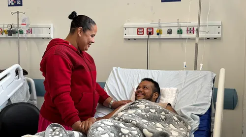 Homem trans realiza mastectomia masculinizadora pelo SUS em Alagoas - Imagem