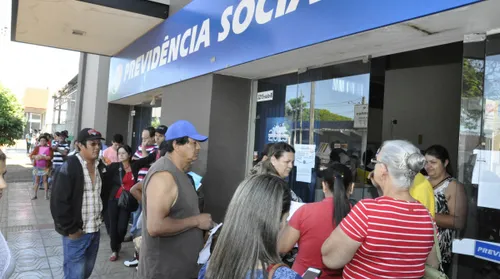 INSS: antecipação do 13º salário injeta R$ 928,2 milhões na economia alagoana - Imagem