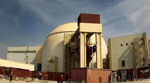 Irã negocia retomar construção de usinas nucleares com a Rússia - Imagem