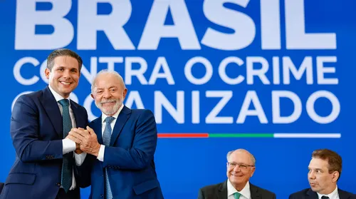 Lula lança pacote de R$ 11 bi contra o crime organizado - Imagem