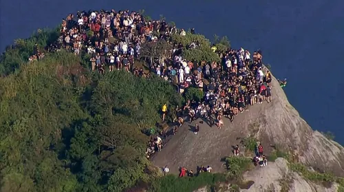Operação no Vidigal impede 200 pessoas de descer do morro no Rio - Imagem