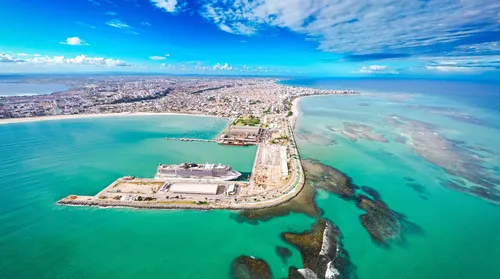 Reserva de turistas do exterior registra alta de 75% em Maceió - Imagem