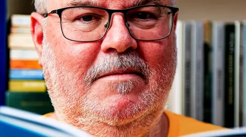 Sidney Wanderley imagina concerto de Philip Glass em Viçosa no livro que marca seus 50 anos de poesia - Imagem