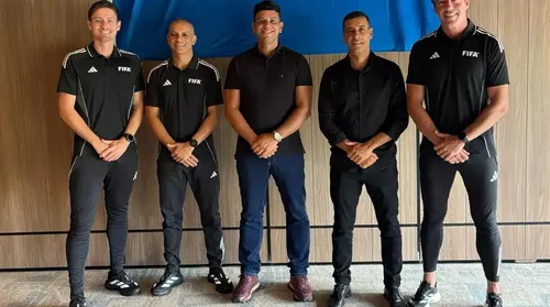 Três árbitros e seis assistentes do Brasil estarão na Copa 2026 - Imagem