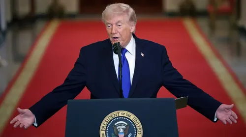 Trump diz que EUA destruirão navios que lançarem minas - Imagem