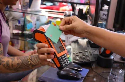 Banco Central: jovens têm inadimplência 50% superior à de adultos