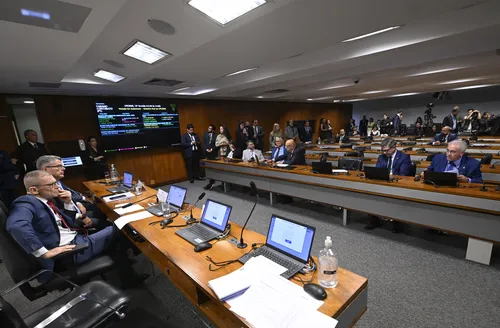 CPI do Crime Organizado rejeita relatório que atingia ministros do STF