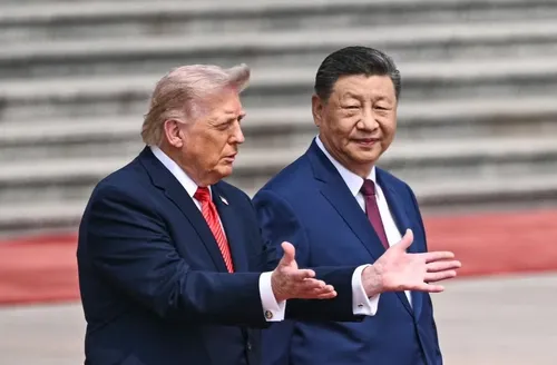 Em tom amistoso, Trump chama Xi de ‘amigo’ em encontro na China
