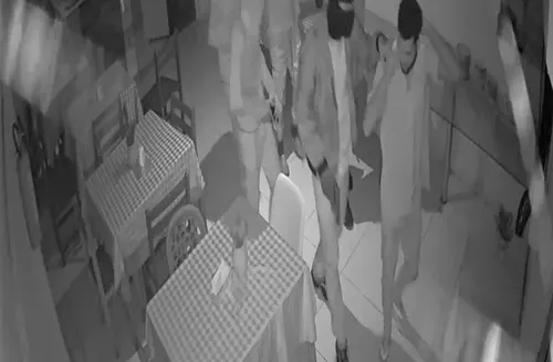 Falsos policiais civis invadem pousada na Pajuçara, trocam tiros e tentam matar hóspede, que findou preso