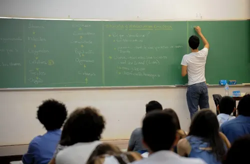 Governo Lula sanciona novo Plano Nacional de Educação