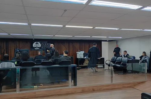 Justiça condena homem a 41 anos de prisão por matar namorada