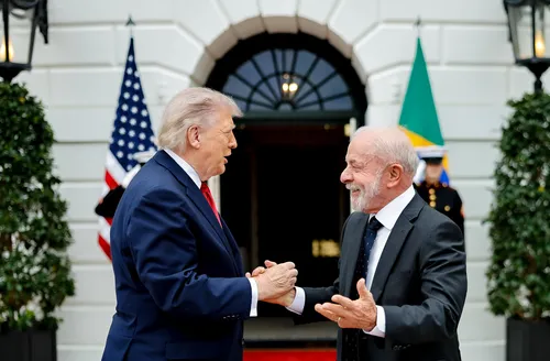Lula amplia diálogo com Trump nos EUA e cobra investimentos