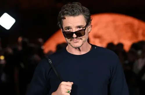 Pedro Pascal é o novo embaixador da Chanel