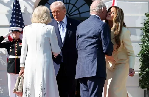 Rei Charles III e rainha Camilla são recebidos na Casa Branca
