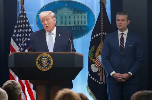 Trump ameaça destruir o ‘Irã inteiro’ na noite desta terça-feira (6)