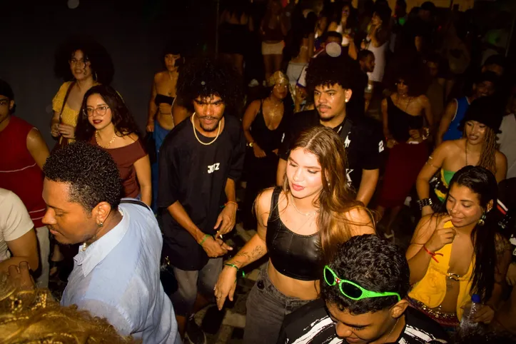Imagem ilustrativa da imagem Baile charme transforma pista em espaço de pertencimento e resistência negra em Maceió