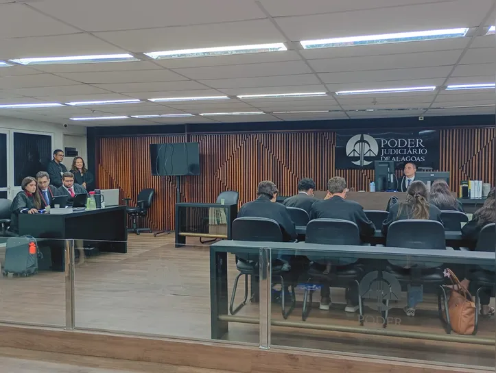 Julgamento começou nessa segunda (4) e se estendeu para hoje