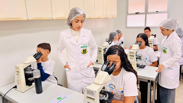 Alunos conheceram a estrutura do Centro Universitário