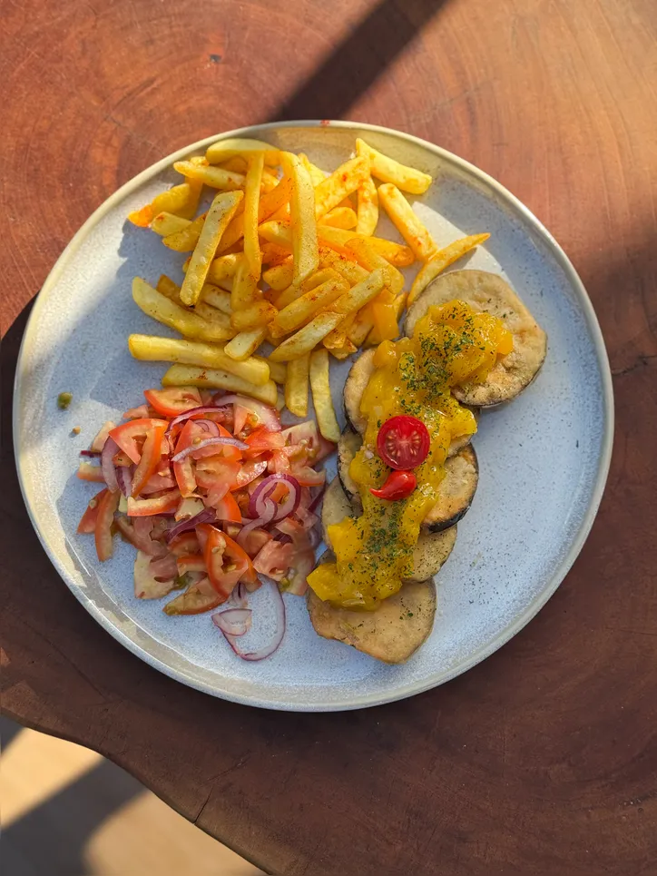 Ser-Afim serve pratos vegetarianos e veganos cheios de afeto