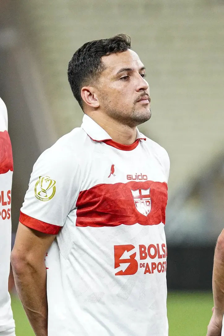 Atacante Dadá Belmonte na derrota do CRB contra o Fortaleza