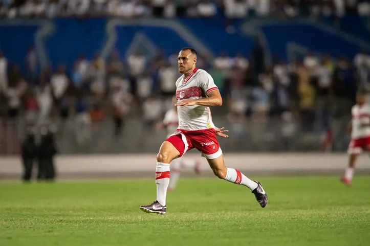 Pedro Castro pode ser a novidade do CRB contra o Juventude