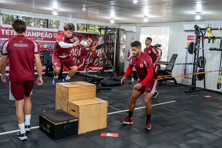 Elenco regatiano durante treinamentos no CT Ninho do Galo