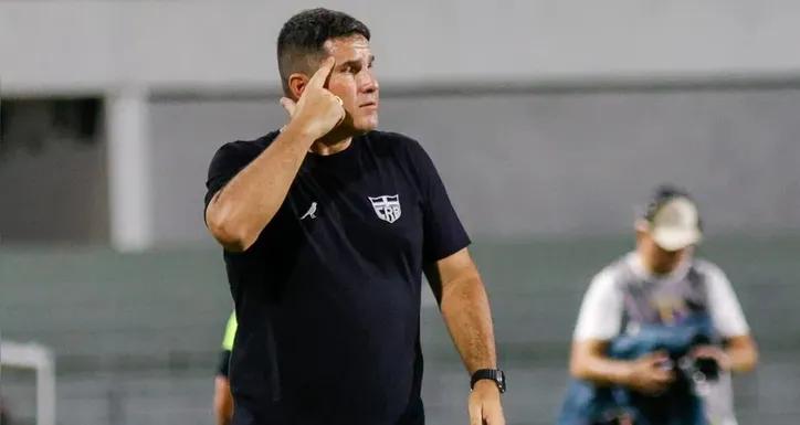 Técnico Eduardo Barroca é cobrado após nove jogos sem vencer