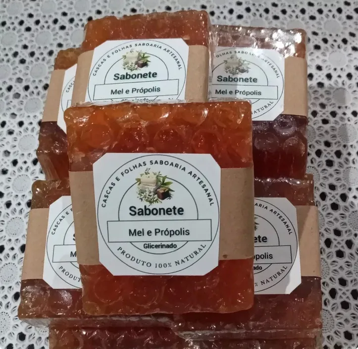 Sabonetes com própolis são fonte de renda de empreendedora