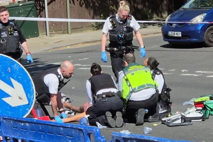 Imagem ilustrativa da imagem Duas pessoas são esfaqueadas em bairro judaico de Londres
