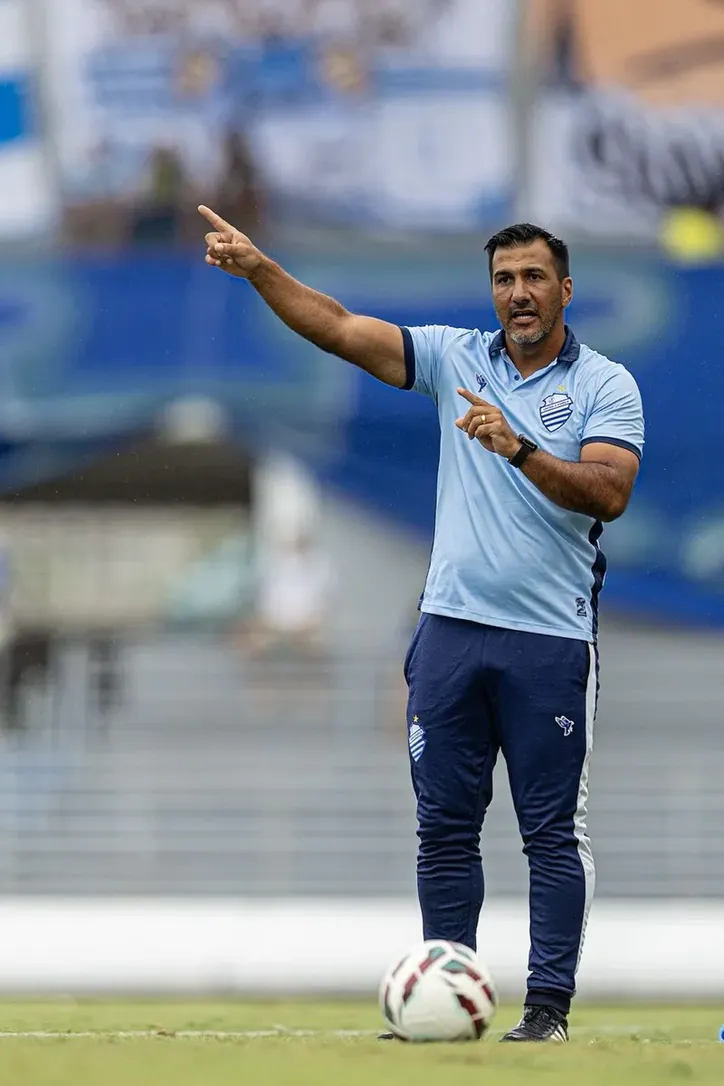 Auxiliar técnico do CSA, Fábio Rangel explicou a mudança e destacou a importância da adaptação