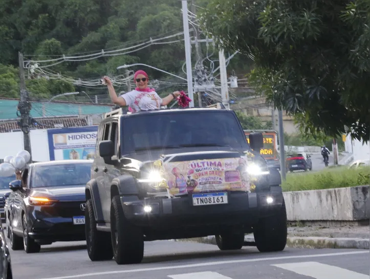 Luciana Amorim encerrou as sessões de quimioterapia