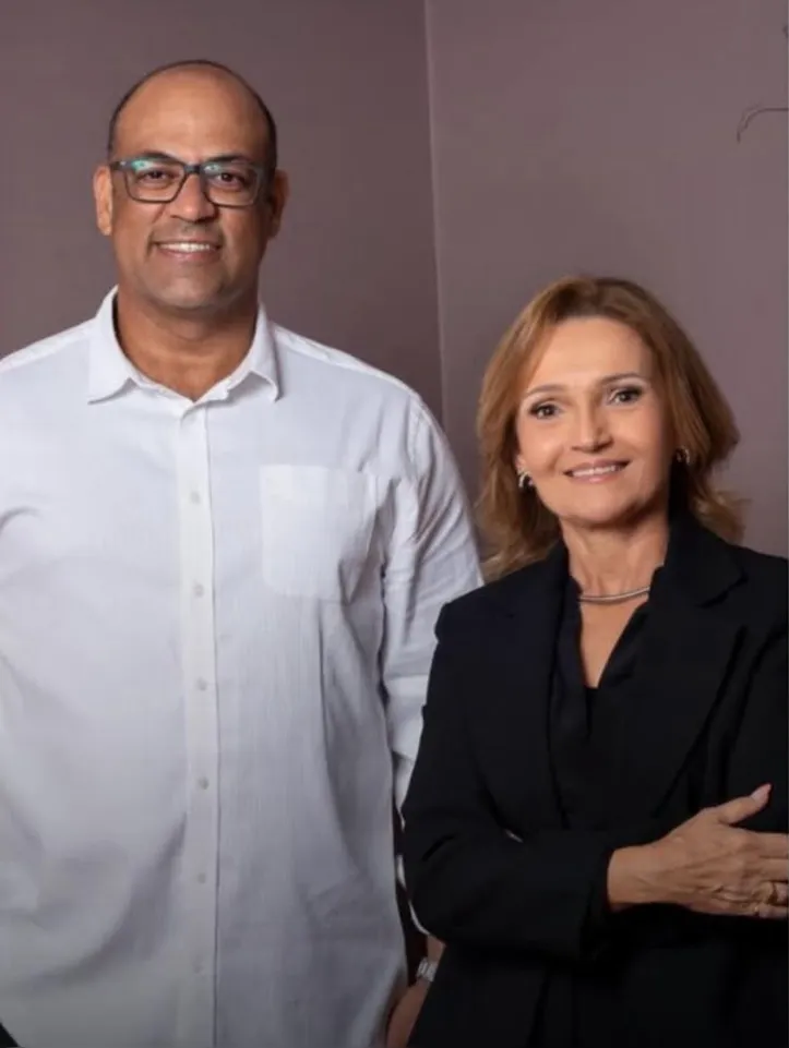 Sócios-diretores da Artecetera, LUCIANO QUIRINO e PATRÍCIA LAVENÈRE comemoram a conquista de prêmio internacional na área publicitária com campanha do programa de Educação de Jovens e Adultos (EJA) do Sesi