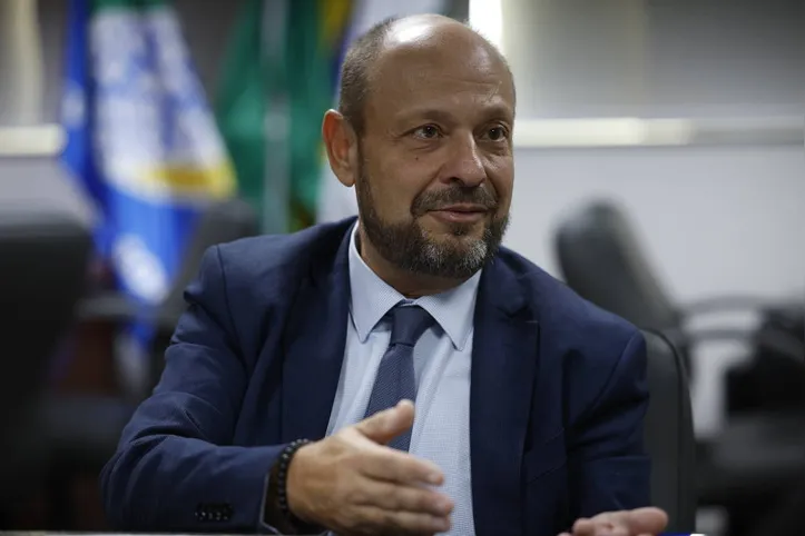 O presidente do INSS Gilberto Waller Júnior, durante entrevista