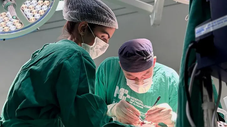 Homem trans passou pela mastectomia aos 41 anos de idade