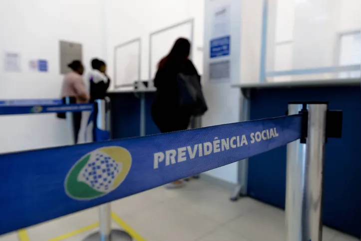 Fila de aposentadoria do INSS chegou a 3 milhões em abril