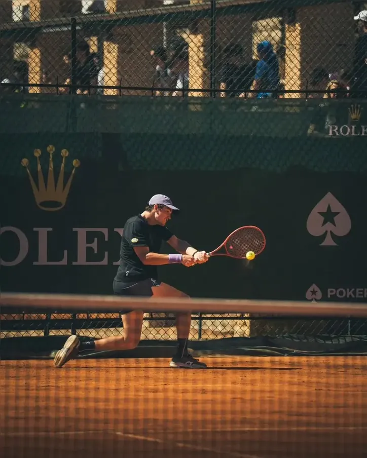 João Fonseca venceu canadense sem sustos, por 6/2 e 6/3