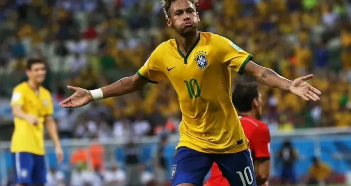 Neymar foi convocado, mesmo com problema na panturrilha
