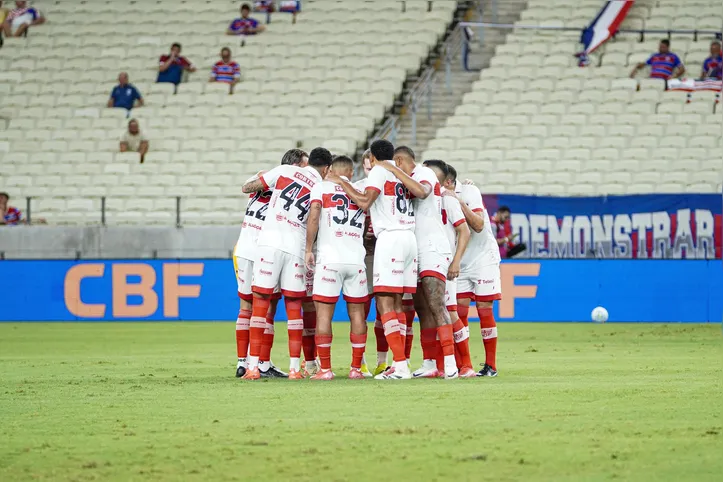 CRB chegou a dez jogos sem vencer após a derrota por 2 a 1 para o Fortaleza, na Copa BR