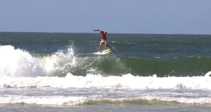 Praia do Francês recebe 1º Campeonato da Reserva Nacional de Surf (RNS)