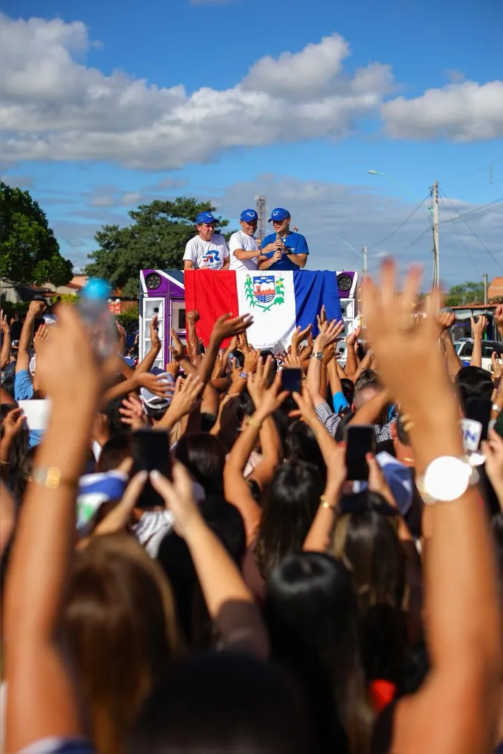Caravana de Renan Filho percorreu municípios do Sertão e do Agreste nesse domingo (17)