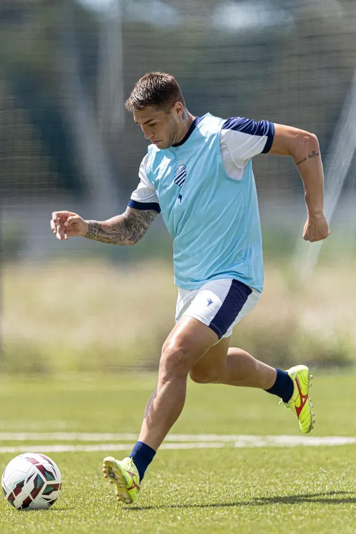 Lateral Lucas Serafini disputou oito jogos pelo CSA em 2026