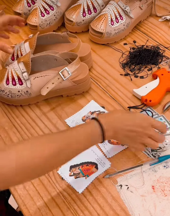 Xô Touros são pintadas à mão e ganham um colorido especial