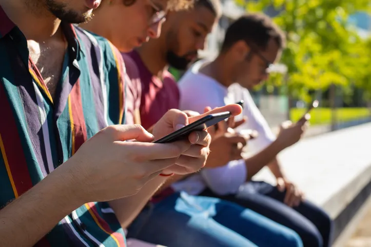 Forma de utilizar redes sociais pode influenciar na saúde mental