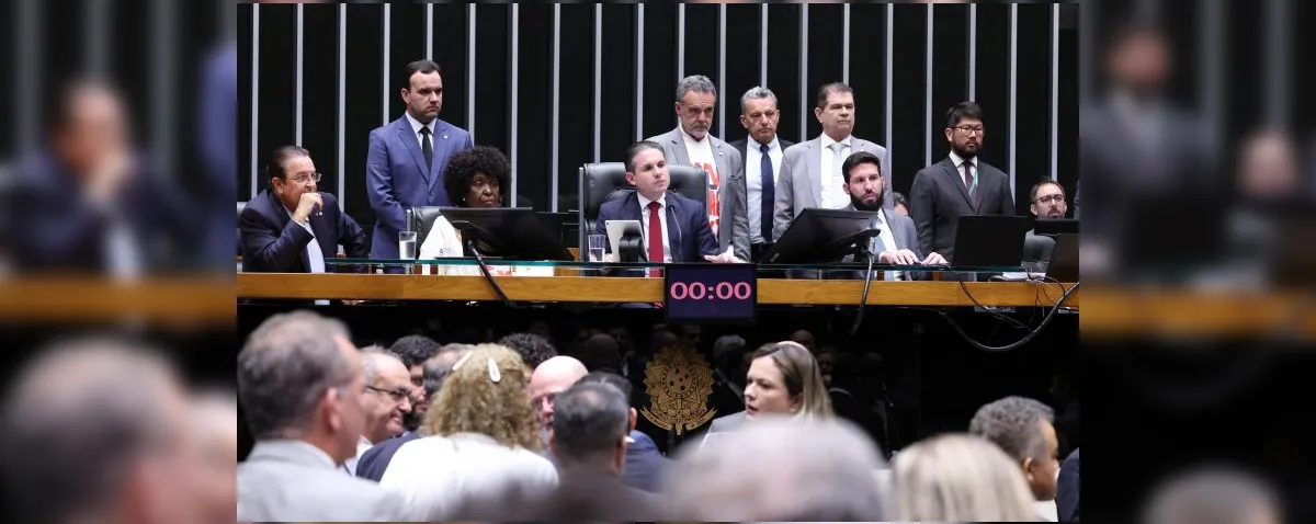 Câmara aprova fim da escala 6x1 e redução da jornada de trabalho